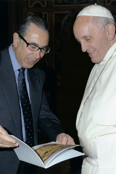 An audience with His Hollines Pope Francis, to explain the activities of the Khalili Foundation - December 2013