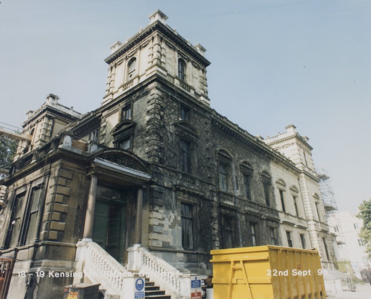 Professor Nasser David Khalili | Nour Palace Construction