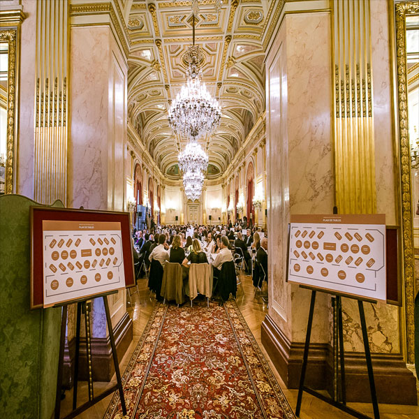Laureate of the Dialogue of Cultures Award at the French Assembly Gala Dinner – 2014